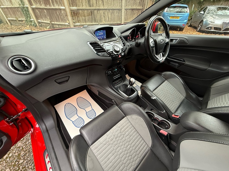 Ford Fiesta 1.6T EcoBoost ST-3 Hatchback 3dr Petrol Manual Euro 6 (182 ps) - U10003430