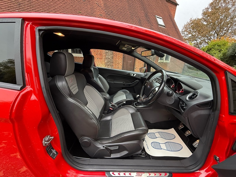 Ford Fiesta 1.6T EcoBoost ST-3 Hatchback 3dr Petrol Manual Euro 6 (182 ps) - U10003430
