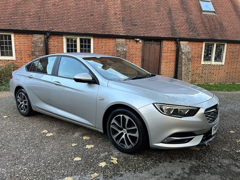 Vauxhall Insignia 1.6 Turbo D ecoTEC Design Nav Grand Sport 5dr Diesel Manual Euro 6 (s/s) (110 ps) - U10003433