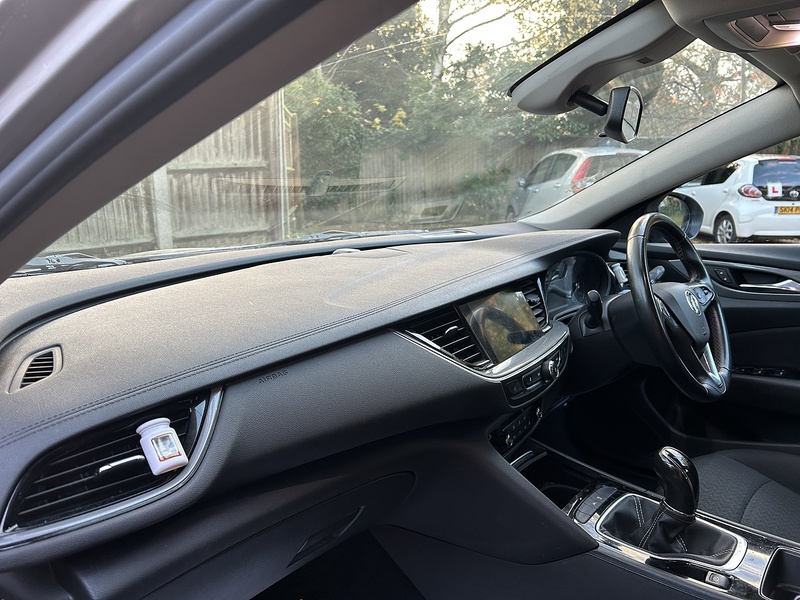 Vauxhall Insignia 1.6 Turbo D ecoTEC Design Nav Grand Sport 5dr Diesel Manual Euro 6 (s/s) (110 ps) - U10003433