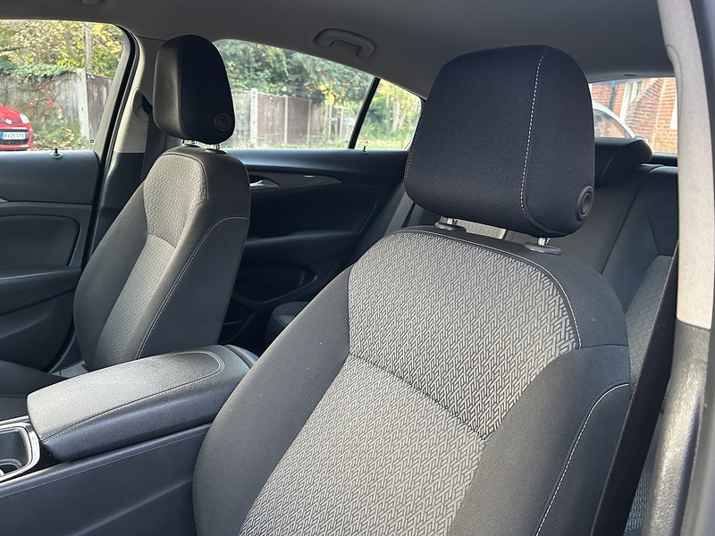 Vauxhall Insignia 1.6 Turbo D ecoTEC Design Nav Grand Sport 5dr Diesel Manual Euro 6 (s/s) (110 ps) - U10003433