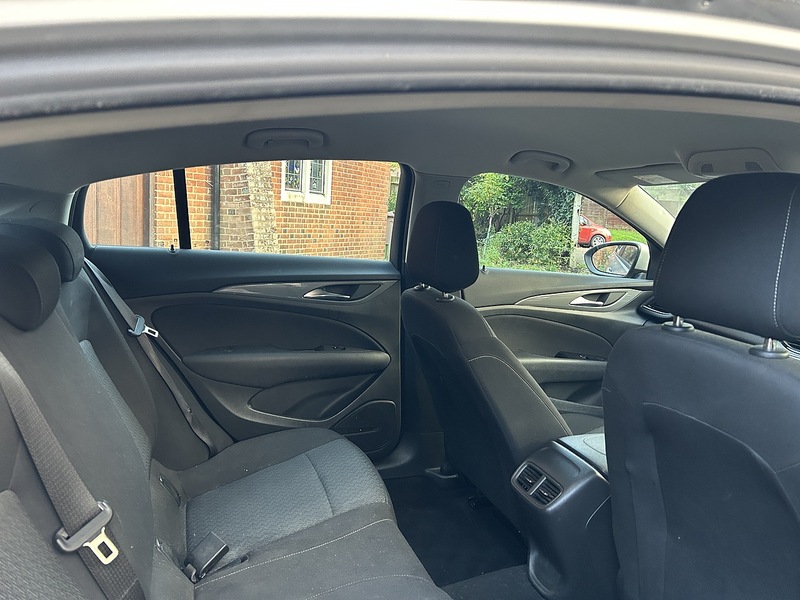 Vauxhall Insignia 1.6 Turbo D ecoTEC Design Nav Grand Sport 5dr Diesel Manual Euro 6 (s/s) (110 ps) - U10003433