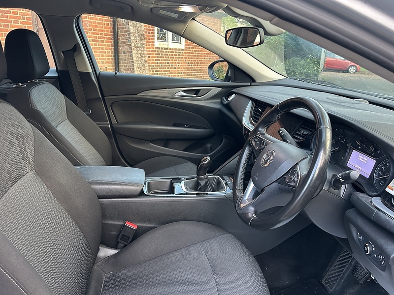 Vauxhall Insignia 1.6 Turbo D ecoTEC Design Nav Grand Sport 5dr Diesel Manual Euro 6 (s/s) (110 ps) - U10003433