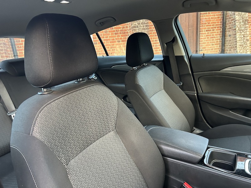 Vauxhall Insignia 1.6 Turbo D ecoTEC Design Nav Grand Sport 5dr Diesel Manual Euro 6 (s/s) (110 ps) - U10003433