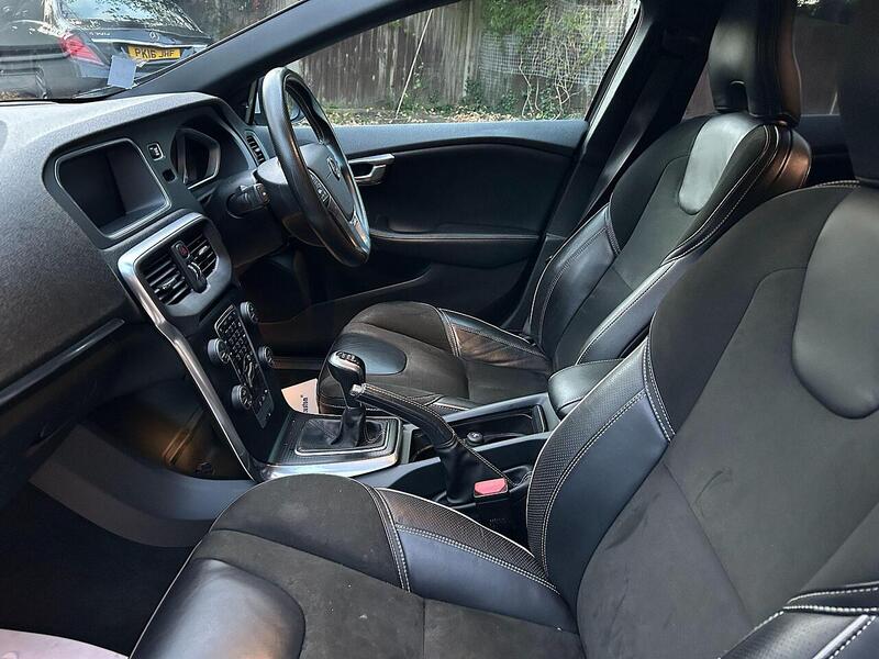 Volvo V40 2.0 T2 R-Design Euro 6 (s/s) 5dr - U10003449