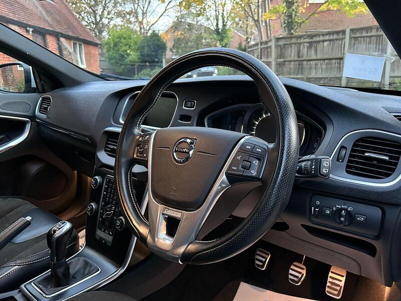 Volvo V40 2.0 T2 R-Design Euro 6 (s/s) 5dr - U10003449
