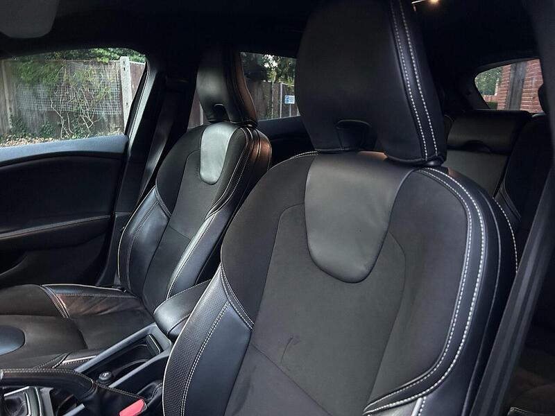 Volvo V40 2.0 T2 R-Design Euro 6 (s/s) 5dr - U10003449