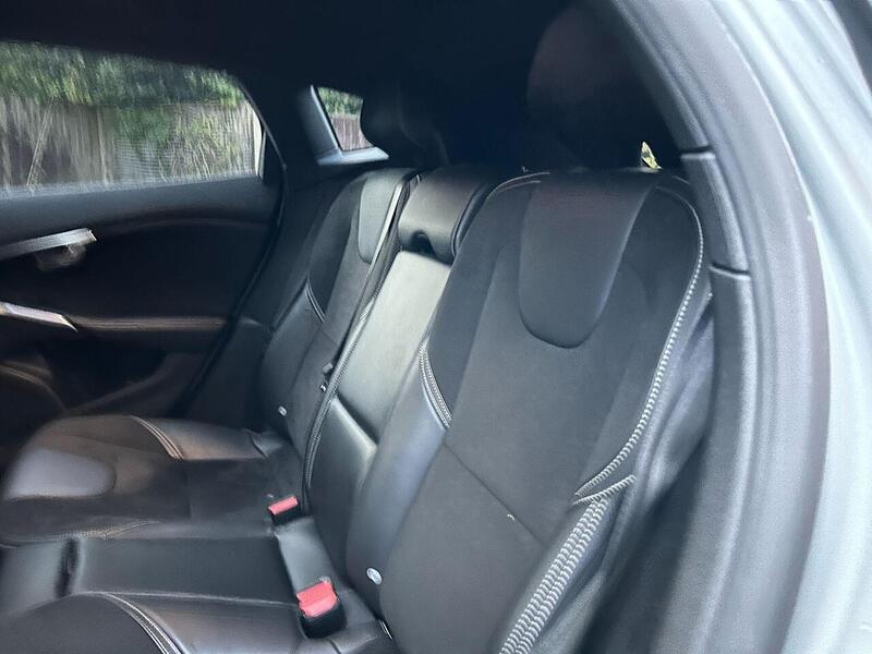 Volvo V40 2.0 T2 R-Design Euro 6 (s/s) 5dr - U10003449