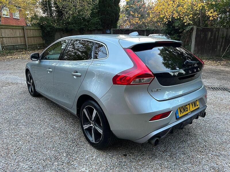 Volvo V40 2.0 T2 R-Design Euro 6 (s/s) 5dr - U10003449