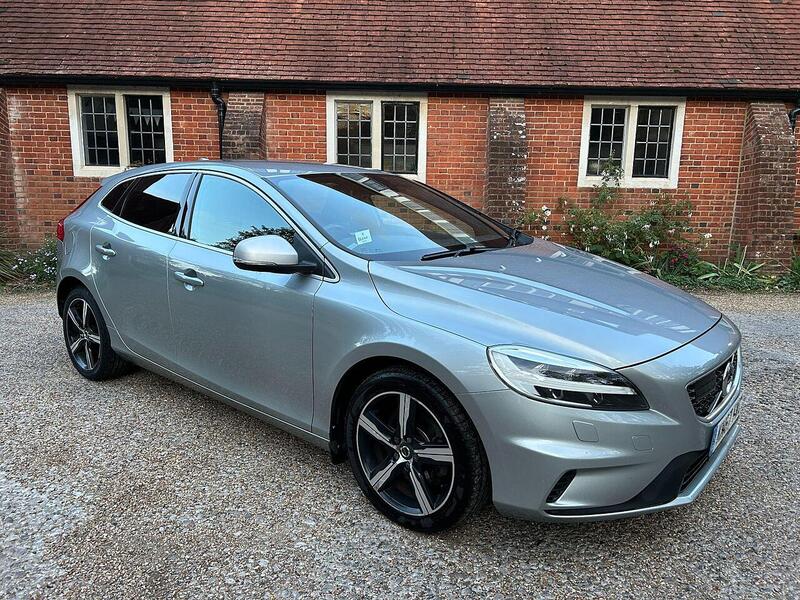 Volvo V40 2.0 T2 R-Design Euro 6 (s/s) 5dr - U10003449