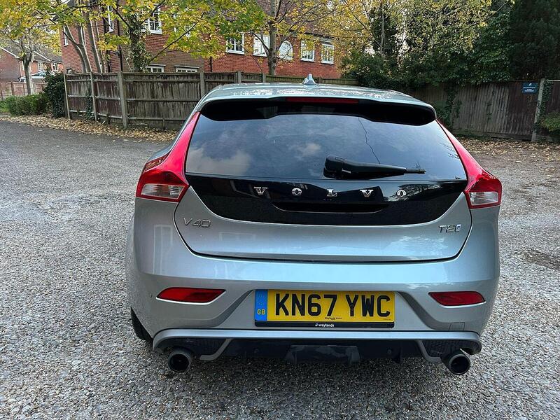 Volvo V40 2.0 T2 R-Design Euro 6 (s/s) 5dr - U10003449