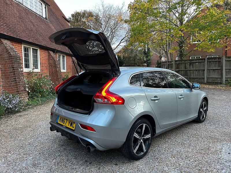 Volvo V40 2.0 T2 R-Design Euro 6 (s/s) 5dr - U10003449