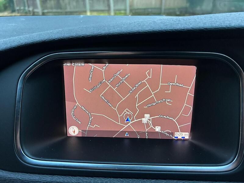 Volvo V40 2.0 T2 R-Design Euro 6 (s/s) 5dr - U10003449