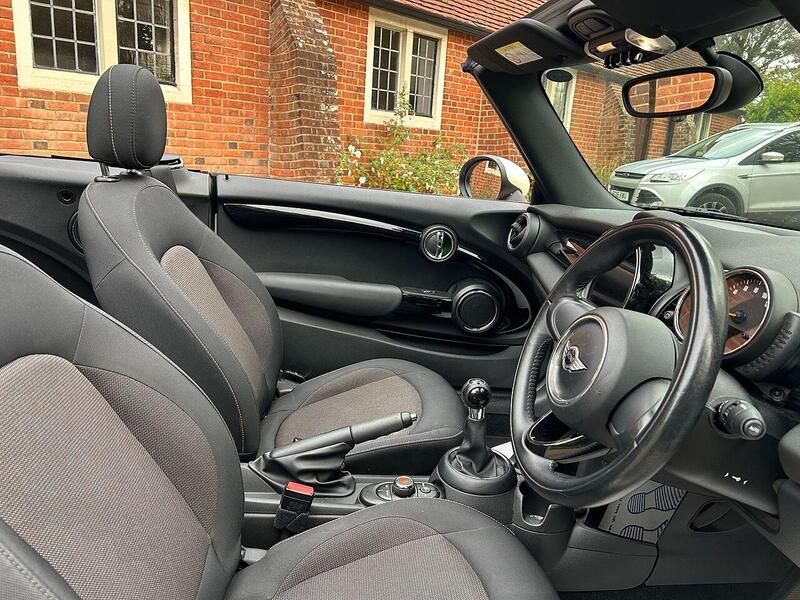 MINI Convertible 1.5 Cooper Euro 6 (s/s) 2dr - U10003452