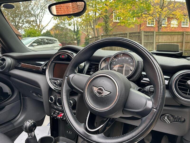 MINI Convertible 1.5 Cooper Euro 6 (s/s) 2dr - U10003452
