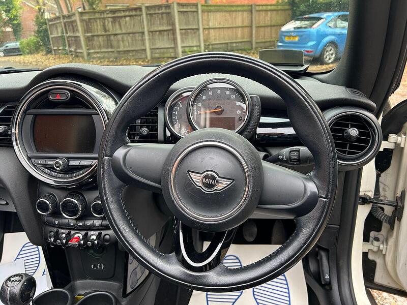 MINI Convertible 1.5 Cooper Euro 6 (s/s) 2dr - U10003452
