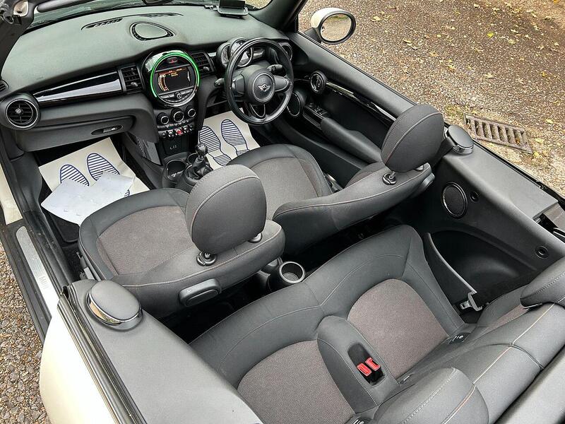 MINI Convertible 1.5 Cooper Euro 6 (s/s) 2dr - U10003452