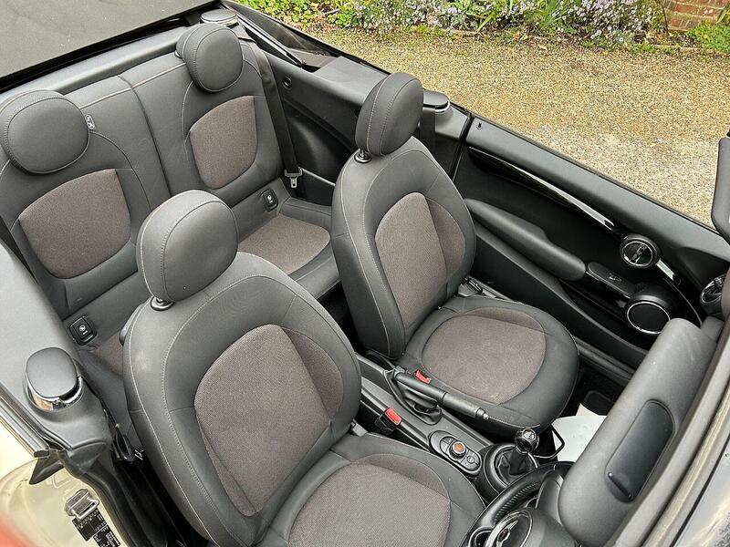 MINI Convertible 1.5 Cooper Euro 6 (s/s) 2dr - U10003452