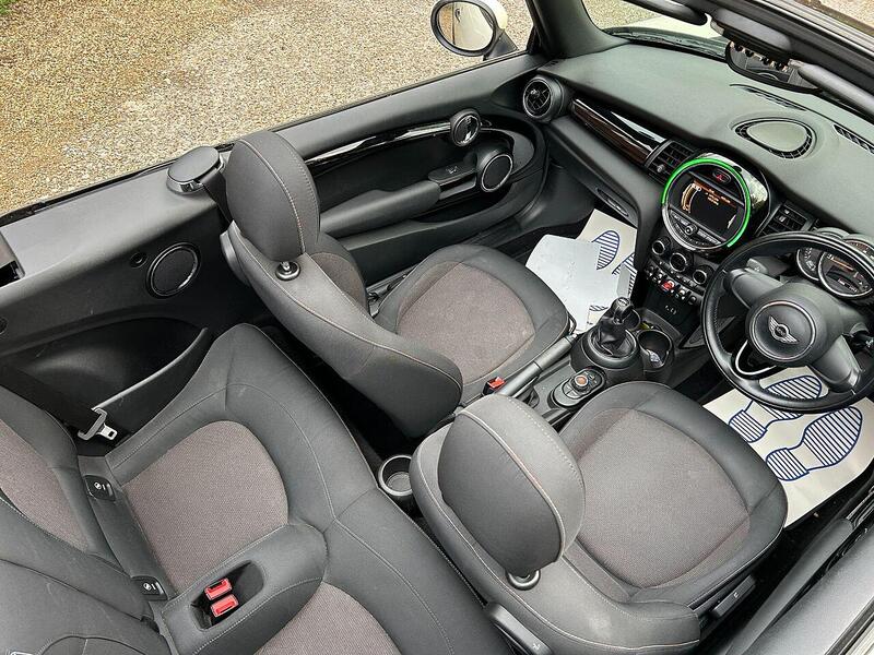 MINI Convertible 1.5 Cooper Euro 6 (s/s) 2dr - U10003452