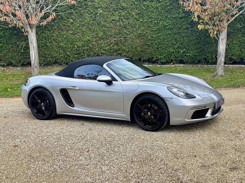 Porsche 718 Boxster 2.0T Convertible 2dr Petrol Manual Euro 6 (s/s) (300 ps) - U10003458