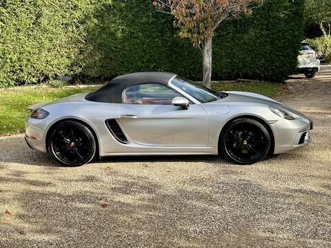 Porsche 718 Boxster 2.0T Convertible 2dr Petrol Manual Euro 6 (s/s) (300 ps) - U10003458
