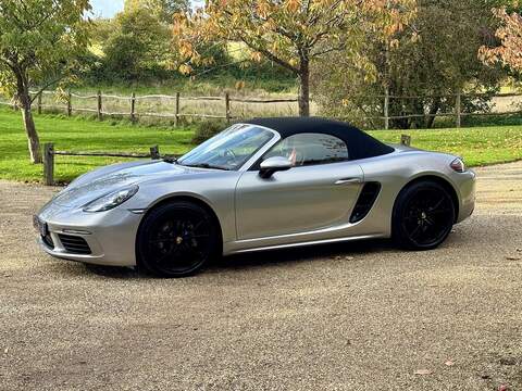 Porsche 718 Boxster 2.0T Convertible 2dr Petrol Manual Euro 6 (s/s) (300 ps) - U10003458