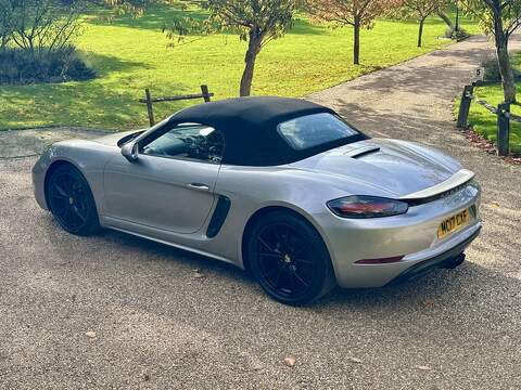 Porsche 718 Boxster 2.0T Convertible 2dr Petrol Manual Euro 6 (s/s) (300 ps) - U10003458