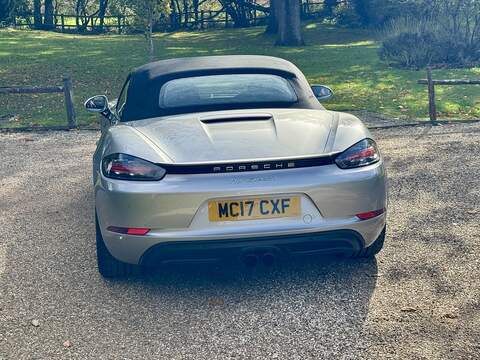 Porsche 718 Boxster 2.0T Convertible 2dr Petrol Manual Euro 6 (s/s) (300 ps) - U10003458