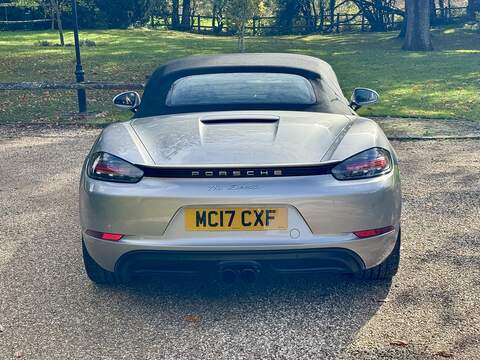 Porsche 718 Boxster 2.0T Convertible 2dr Petrol Manual Euro 6 (s/s) (300 ps) - U10003458