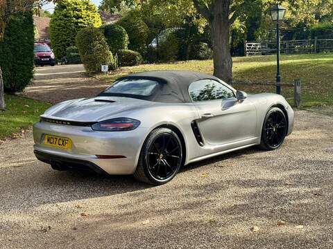 Porsche 718 Boxster 2.0T Convertible 2dr Petrol Manual Euro 6 (s/s) (300 ps) - U10003458