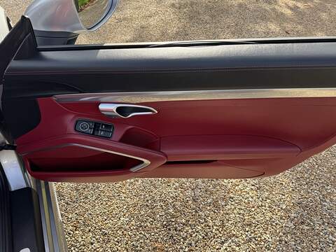 Porsche 718 Boxster 2.0T Convertible 2dr Petrol Manual Euro 6 (s/s) (300 ps) - U10003458