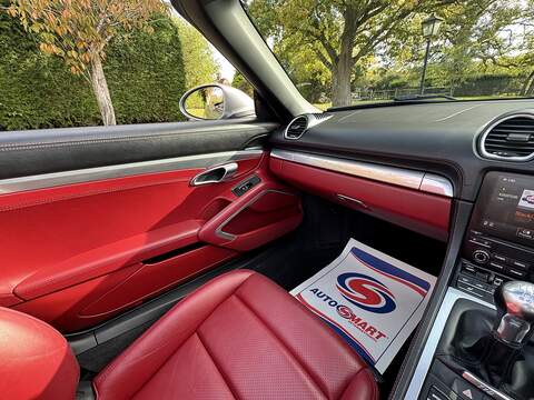 Porsche 718 Boxster 2.0T Convertible 2dr Petrol Manual Euro 6 (s/s) (300 ps) - U10003458