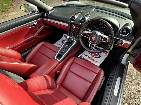 Porsche 718 Boxster 2.0T Convertible 2dr Petrol Manual Euro 6 (s/s) (300 ps) - U10003458