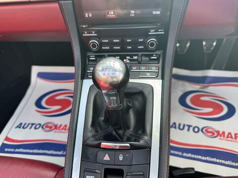 Porsche 718 Boxster 2.0T Convertible 2dr Petrol Manual Euro 6 (s/s) (300 ps) - U10003458