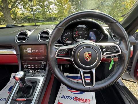 Porsche 718 Boxster 2.0T Convertible 2dr Petrol Manual Euro 6 (s/s) (300 ps) - U10003458