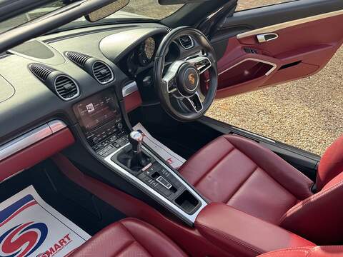 Porsche 718 Boxster 2.0T Convertible 2dr Petrol Manual Euro 6 (s/s) (300 ps) - U10003458