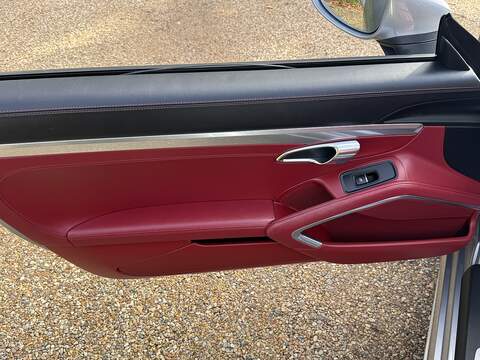 Porsche 718 Boxster 2.0T Convertible 2dr Petrol Manual Euro 6 (s/s) (300 ps) - U10003458