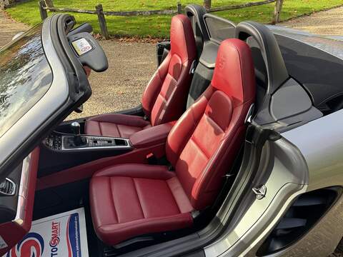 Porsche 718 Boxster 2.0T Convertible 2dr Petrol Manual Euro 6 (s/s) (300 ps) - U10003458