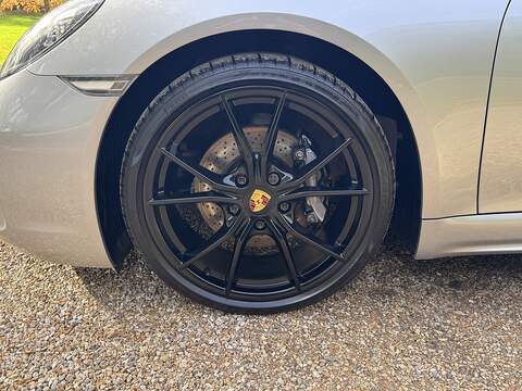 Porsche 718 Boxster 2.0T Convertible 2dr Petrol Manual Euro 6 (s/s) (300 ps) - U10003458