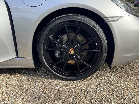 Porsche 718 Boxster 2.0T Convertible 2dr Petrol Manual Euro 6 (s/s) (300 ps) - U10003458