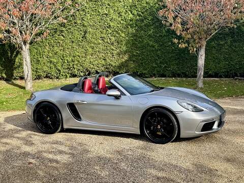 Porsche 718 Boxster 2.0T Convertible 2dr Petrol Manual Euro 6 (s/s) (300 ps) - U10003458