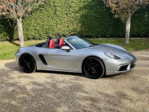 Porsche 718 Boxster 2.0T Convertible 2dr Petrol Manual Euro 6 (s/s) (300 ps) - U10003458
