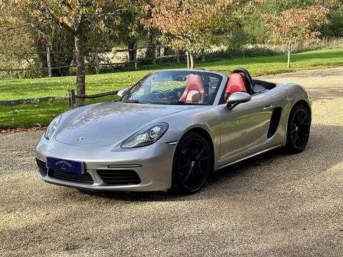 Porsche 718 Boxster 2.0T Convertible 2dr Petrol Manual Euro 6 (s/s) (300 ps) - U10003458