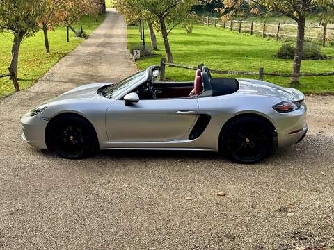 Porsche 718 Boxster 2.0T Convertible 2dr Petrol Manual Euro 6 (s/s) (300 ps) - U10003458