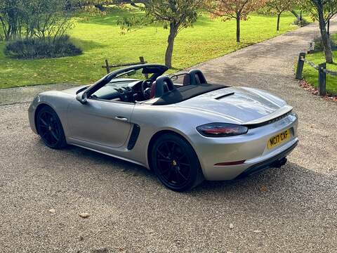 Porsche 718 Boxster 2.0T Convertible 2dr Petrol Manual Euro 6 (s/s) (300 ps) - U10003458
