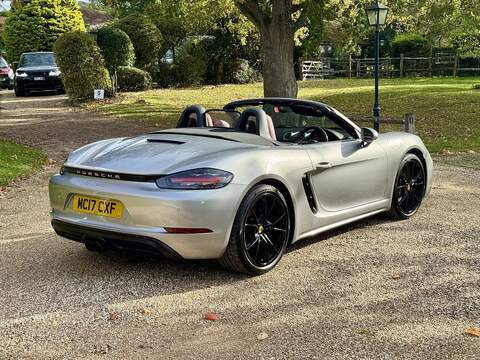 Porsche 718 Boxster 2.0T Convertible 2dr Petrol Manual Euro 6 (s/s) (300 ps) - U10003458