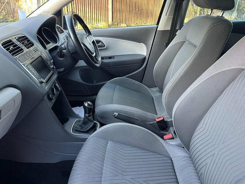 Volkswagen Polo 1.2 TSI BlueMotion Tech SE Design Euro 6 (s/s) 5dr - U10003461