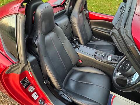 Mazda MX-5 RF 2.0 SKYACTIV-G Sport Nav+ Auto Euro 6 (s/s) 2dr - U10003477