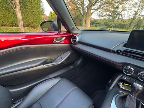 Mazda MX-5 RF 2.0 SKYACTIV-G Sport Nav+ Auto Euro 6 (s/s) 2dr - U10003477