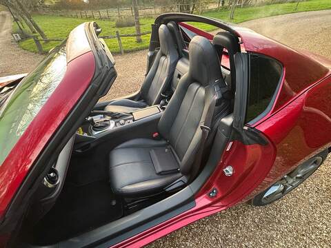 Mazda MX-5 RF 2.0 SKYACTIV-G Sport Nav+ Auto Euro 6 (s/s) 2dr - U10003477